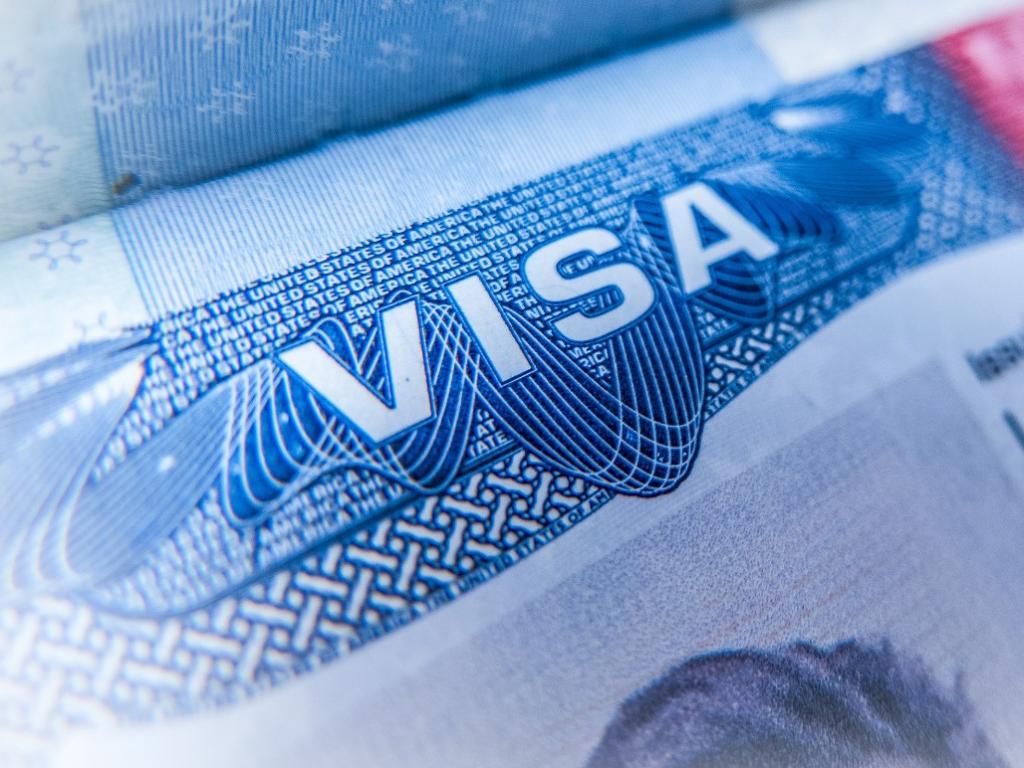 Estudos, Visto Válido em Passaporte Vencido e Grandes Eventos: Guia Prático para Viajar aos EUA sem Surpresas